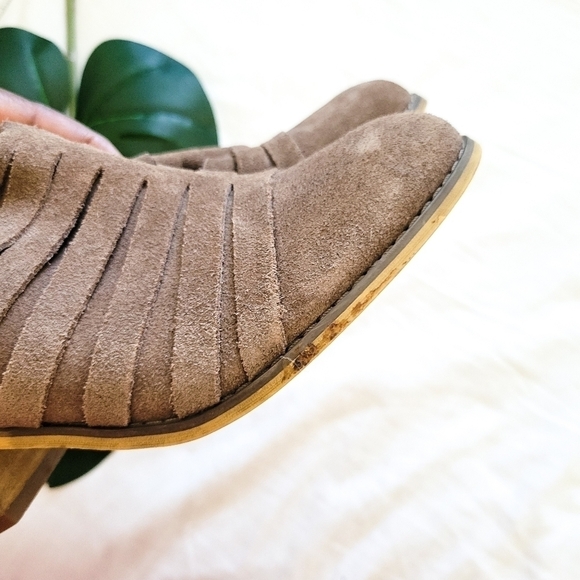 Carlos Santana Vanna cutout booties - Picture 6 of 15